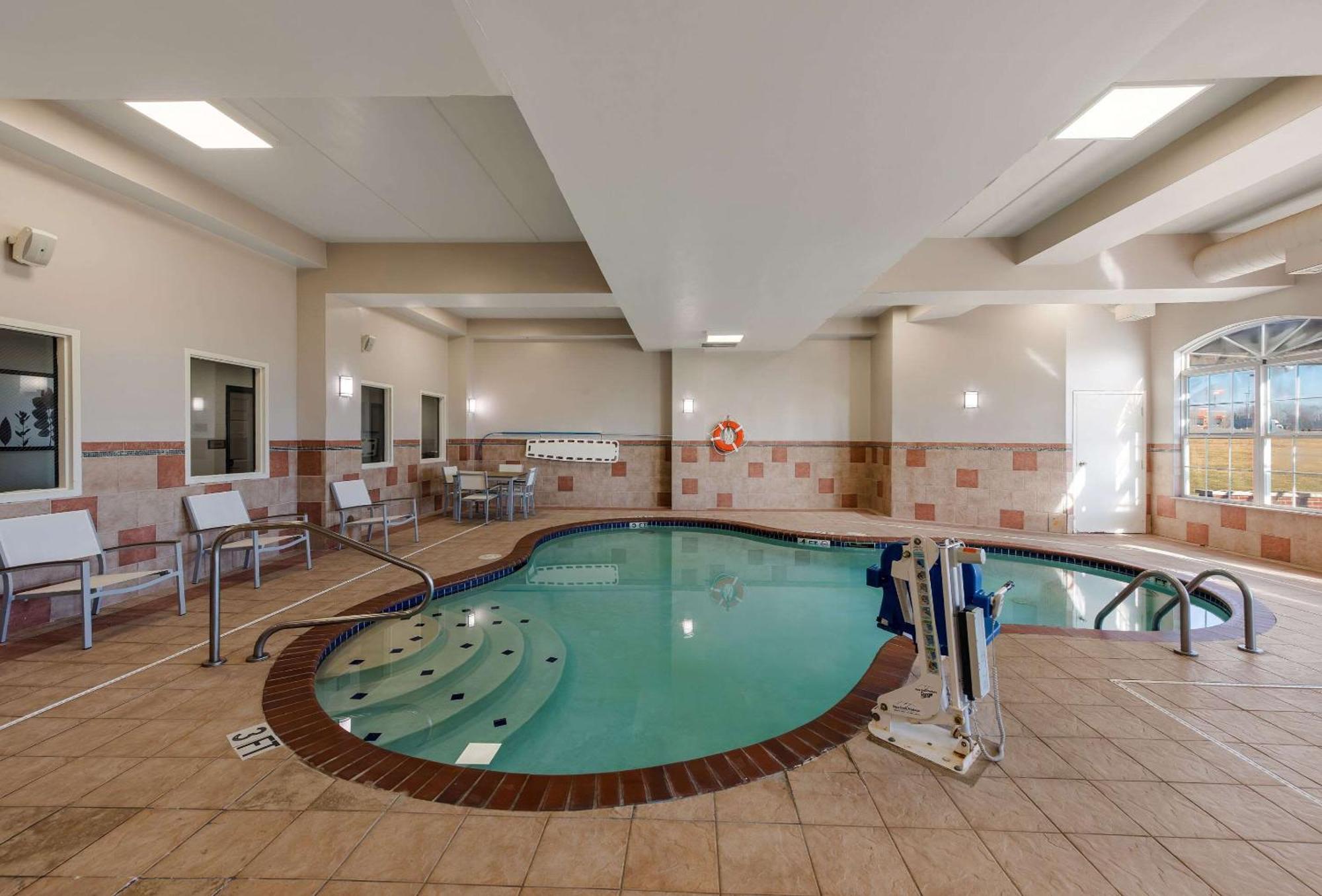 Country Inn & Suites By Radisson, Findlay, Oh المظهر الخارجي الصورة